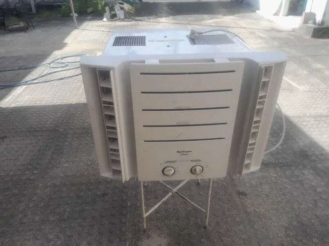 Ar-condicionado janela springer 7500btus gela muito bem
