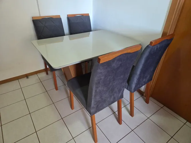 Mesa de jantar 4 cadeiras Apogeu
