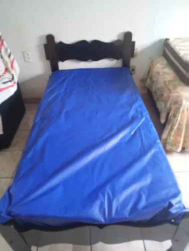 Colchão para solteiro com capa protetora