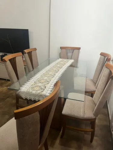 Mesa de jantar com 6 lugares