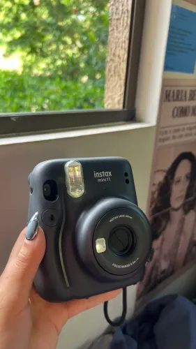 Câmera Fujifilm Instax Mini 11 preta 