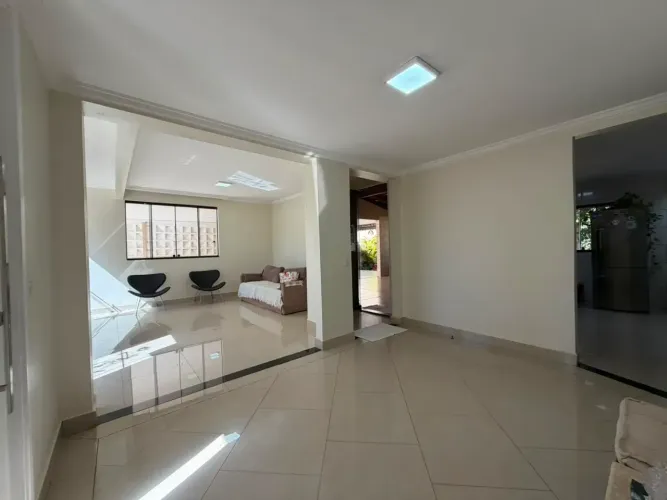 Imóvel para venda tem 800 metros quadrados com 1 quarto