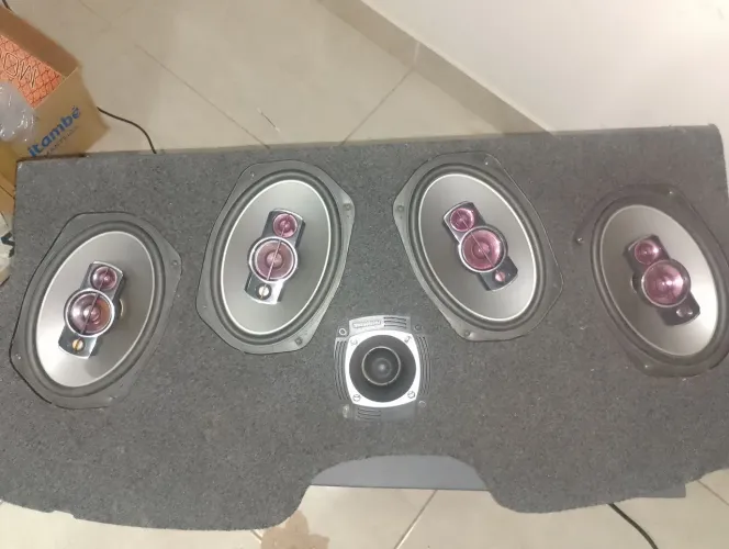 Vendo som Automotivo completo estava em um celta 4 portas