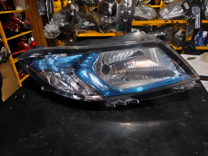 Farol direito Onix Prisma LTZ 2013 2014 2015 2016