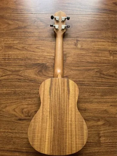 Ukulele novo marca Kalani