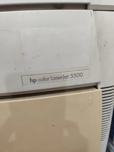 Impressora HP Color Laserjet 5500dn