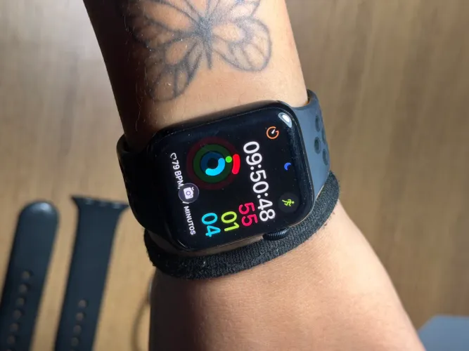 Apple Watch SE 2ª Geração GPS + Cellular 40mm