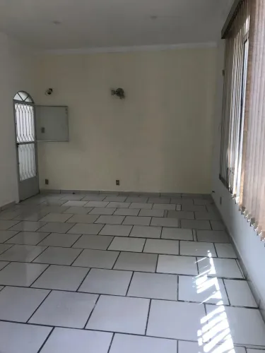Cabo Frio -Vila Nova- vendo prédio inteiro - vagas