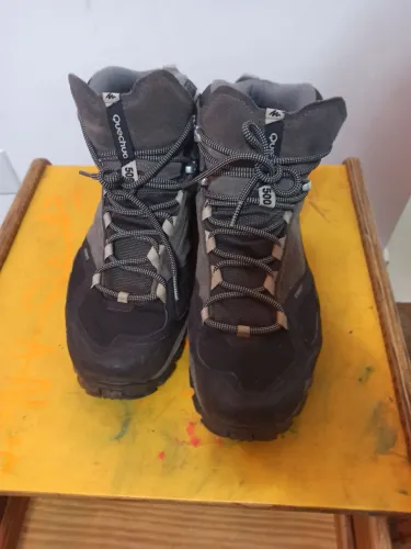 Bota de trilha impermeável