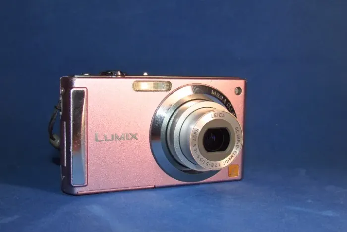 Lumix DMC-FS3 com acessórios