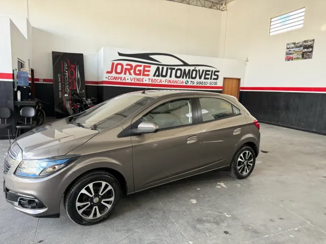 Chevrolet Onix Hatch LTZ 1.4 8V Flex Power Aut. 4P 2014