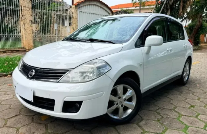 Nissan Tiida S 1.8/1.8 Flex 16V Mec. 2013