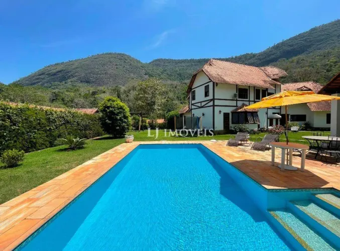 Casa estilo sítio, dentro de condomínio - Secretário RJ - Próximo a Itaipava - 6 dormitóri