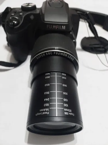 Camera Digital Fujifilm FinePix SL1000 (superzoom) Lente Superzoom Zoom óptico de 50x (eq
