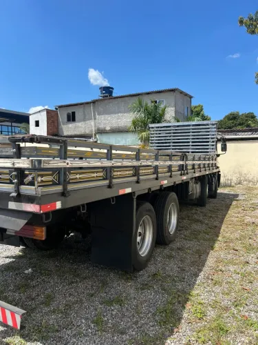 Carroceria madeira para truck
