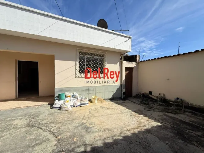 VENDO CASA NO BAIRRO PARAÍSO