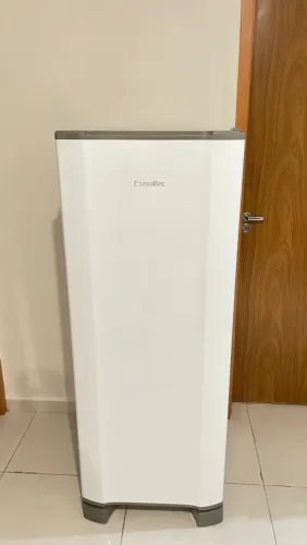 Geladeira Esmaltec 