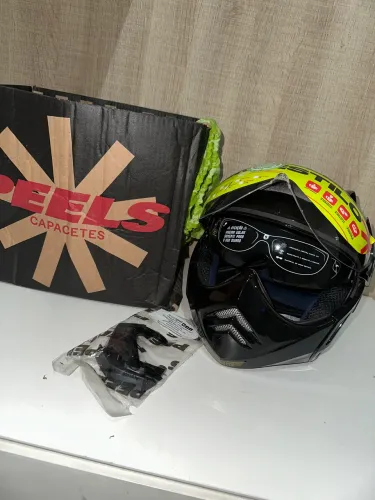 Capacete Peels Mirage Classic preto com viseira dupla