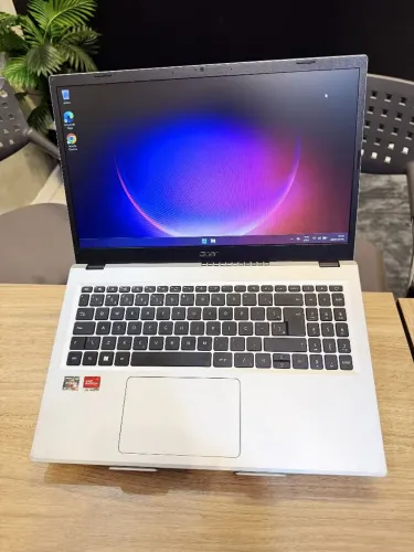 NOTEBOOK ACER ASPIRE 3 RYZEN 5 7520U / 8 GIGAS / ACEITAMOS TROCAS!!!