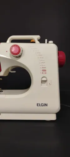 Máquina de costura caseira (Elgin) 300,00