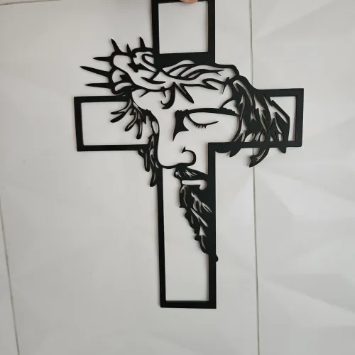 Cruz decorativa em MDF com Rosto de Cristo parede