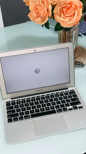 MacBook Air i5