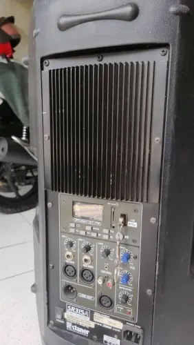 Vendo Caixa staner alto falante 15 semi-nova