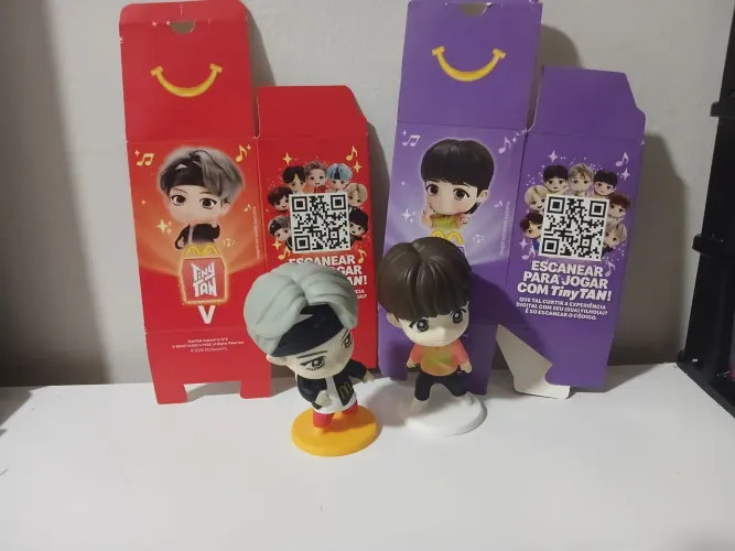 Bonecos MC Donald's BTS Tinytan
