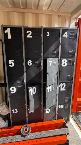 Armário 16 portas 