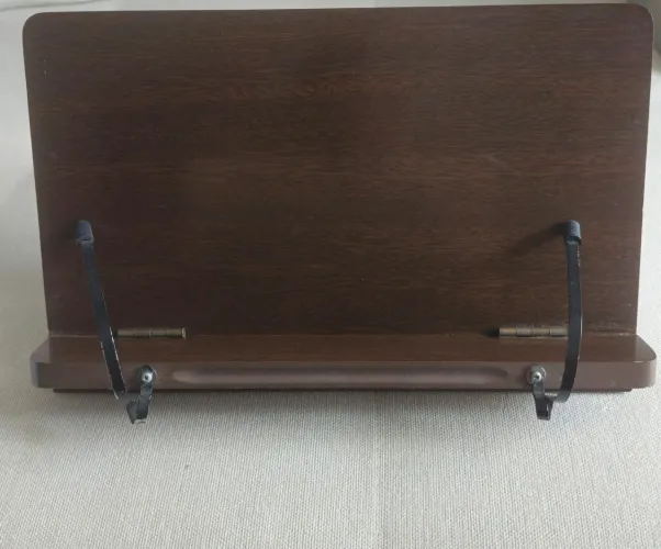 Suporte de Leitura em Madeira - Ergonomia e Conforto para seus Estudos