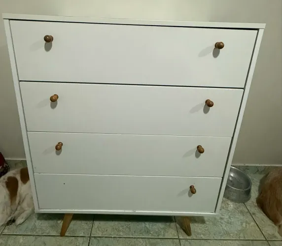 Cômoda 4 gavetas