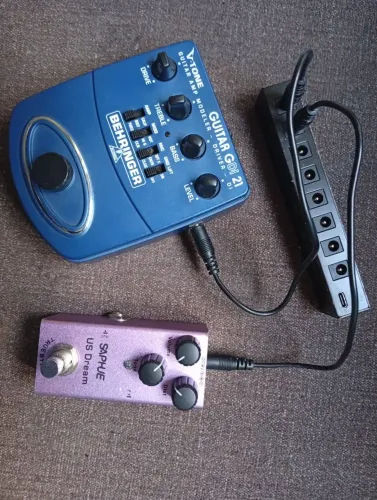 Pedais de guitarra 