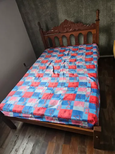 Cama de casal com colchão