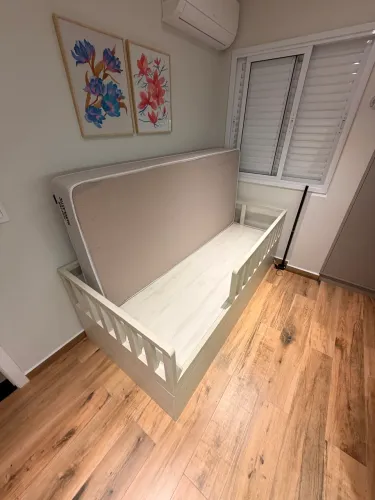 Cama Montessoriana com colchão Novo - Aceito troca