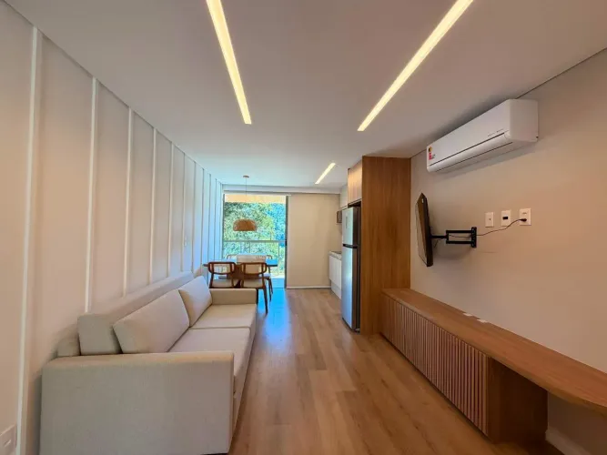 Exclusividade e Sofisticação em Meio à Natureza com Varanda com Spa