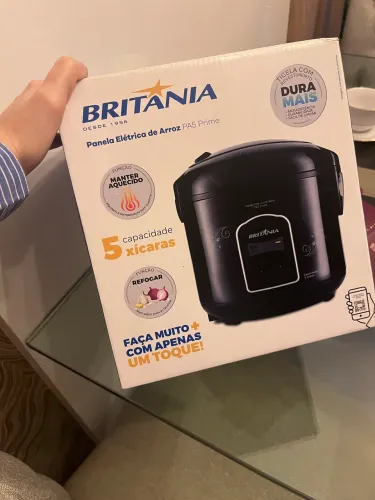 Panela de arroz Britânia na caixa, nunca usada