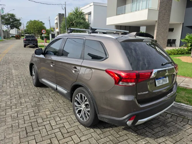 Mitsubishi Outlander Comfort 2.0 16V Aut. 2018