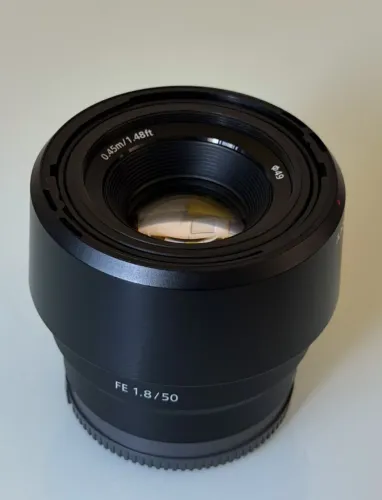 Sony FE 50mm f/1.8 Full Frame - Excelente Estado