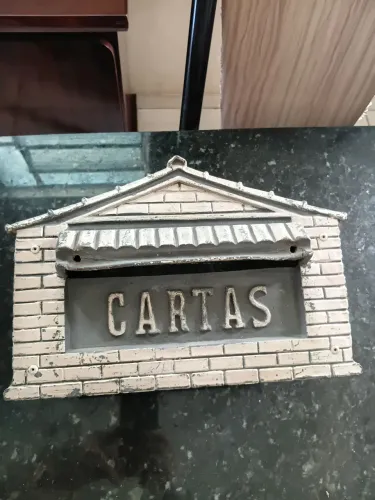 Caixa De Correio De Embutir Para Muro Com Relevo Que Imita Tijolinhos Nunca Foi Usada