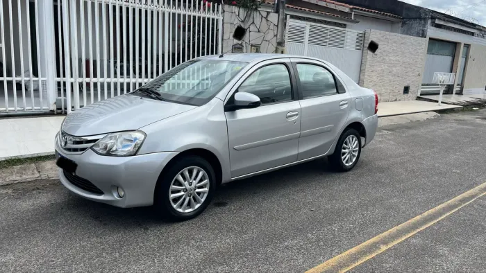 Toyota Etios XLS Sedan 1.5 Flex 16V 4P Mec. 2016