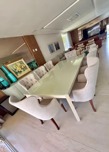 Conjunto mesa e cadeiras