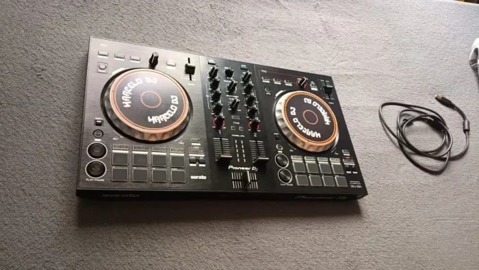 Pioneer Controladora Ddj Sb3 + Case Som Case Profissional