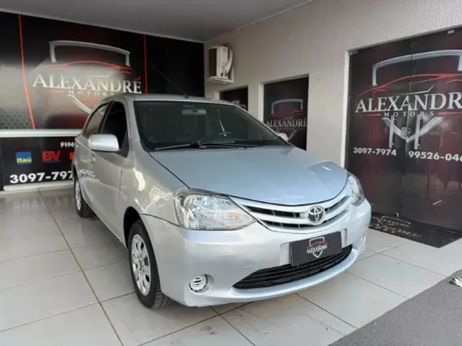 Toyota Etios XS 1.3 Flex 16V 5P Mec. 2013