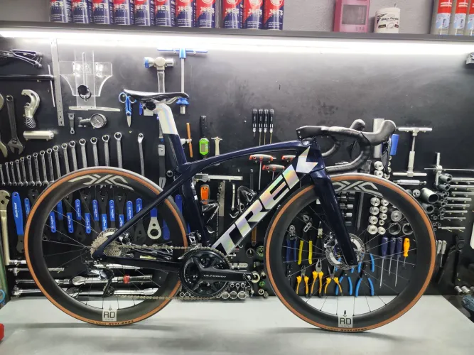 Bike speed trek madone