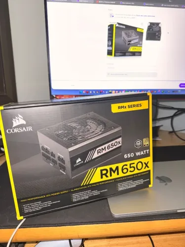 Fonte Corsair 650W RM650x 80 Plus Gold Modular - Na Caixa / Estado Novo