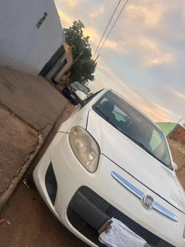 Fiat Palio Attractive 1.0 EVO Fire Flex 8V 5P 2012