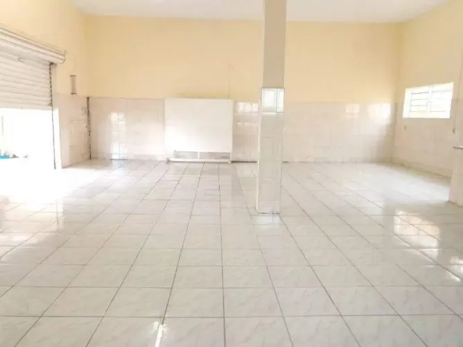 Imóvel com casa e salão comercial 148 m²