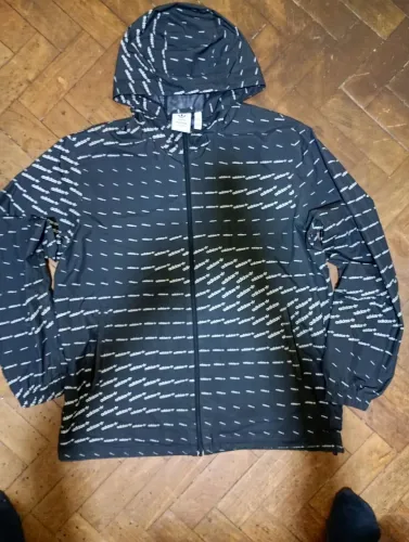Corta vento Adidas mono  (colecionador)