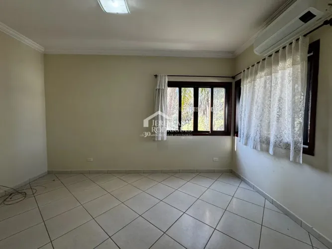 Casa disponível para venda e locação no Condomínio Colonial Village I em Pindamonhangaba/S