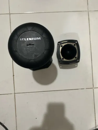 Vendo 1 tuíta e 1 corneta selenium